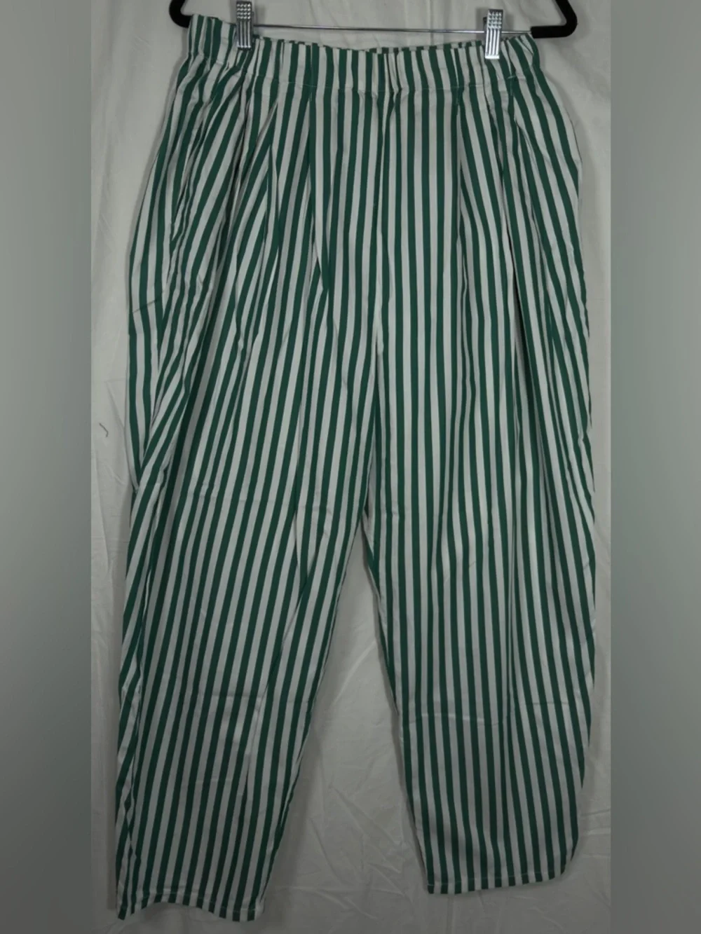 Women’s Green & White Vertical-Stripe Wide-Leg Pants - Picture 4 of 12